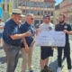 Spendenübergabe auf dem Coburger Marktplatz